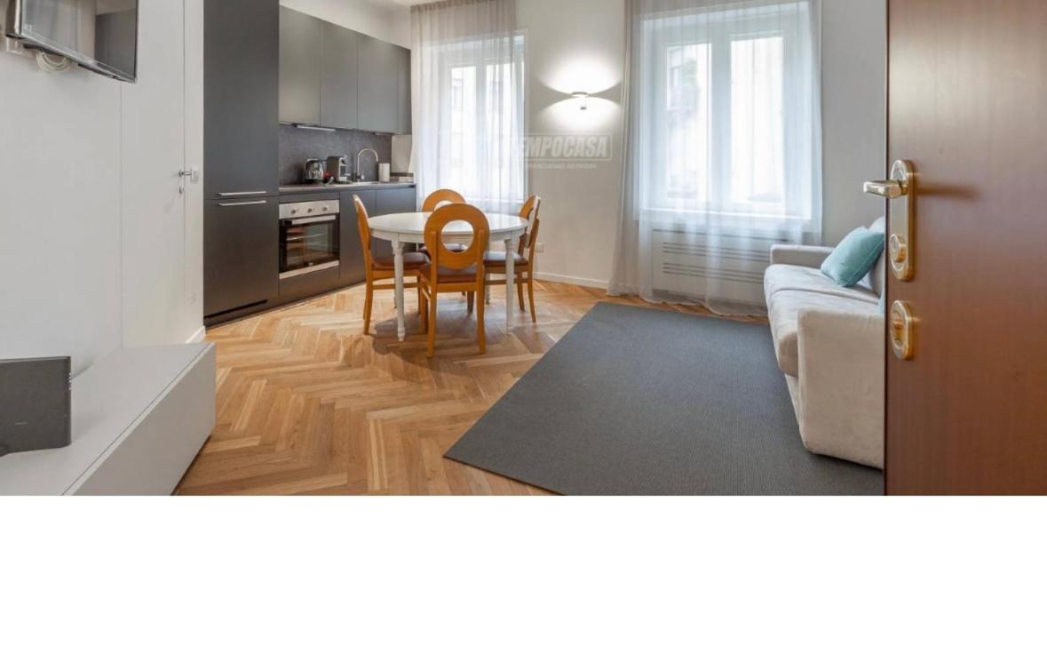 Milano - Delizioso Appartamento In Pieno Centro. Fancy Yellow Apartments Экстерьер фото