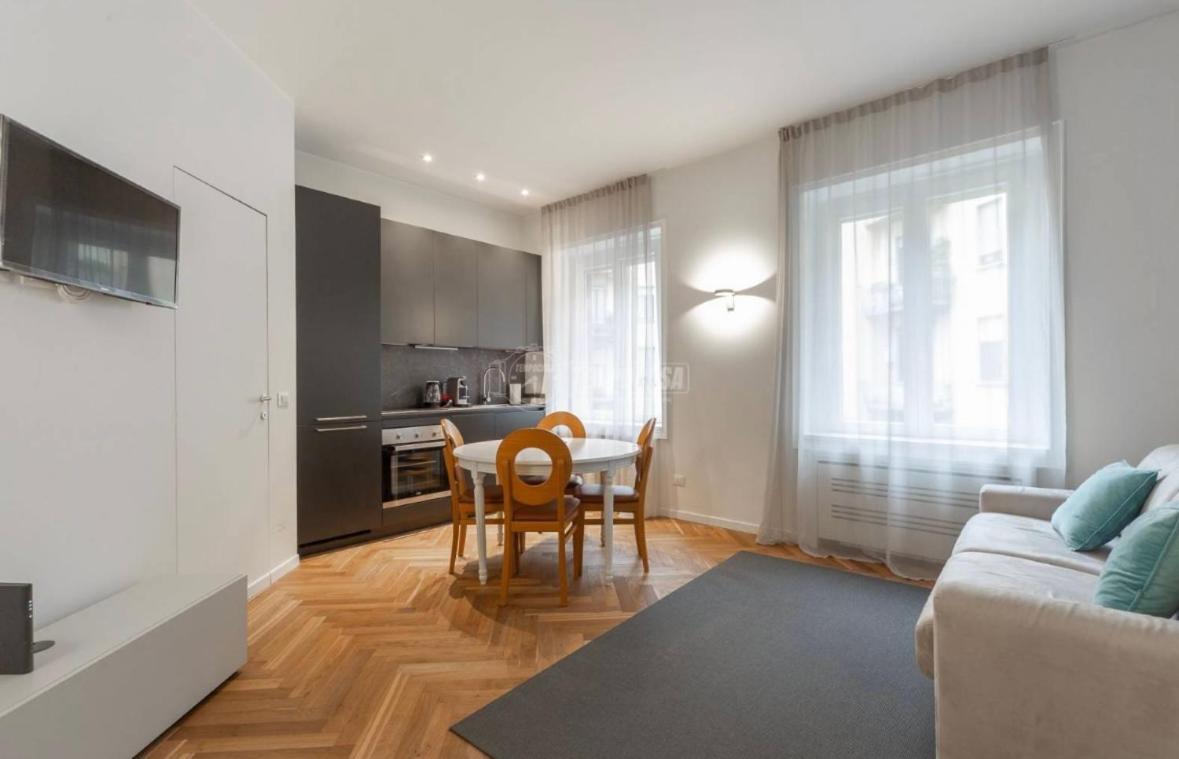 Milano - Delizioso Appartamento In Pieno Centro. Fancy Yellow Apartments Экстерьер фото